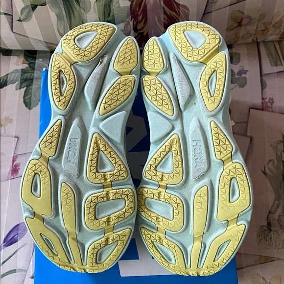 Hoka W Bondi 8 White & Lime Sneakers Women’s 9.5 - Picture 4 of 13